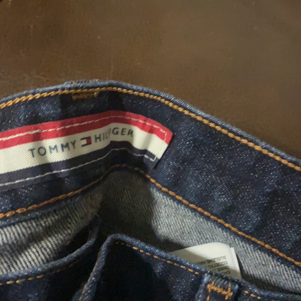 Tommy Hilfiger - Picture 3 of 3